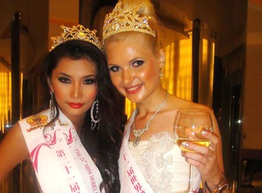 Lan Huong doat A hau 4 Nguoi mau the gioi hinh anh