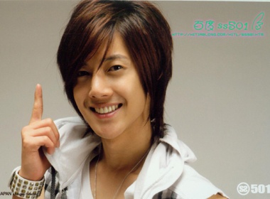 Kim Hyun Joong muon 'lai may bay ba gia'? hinh anh