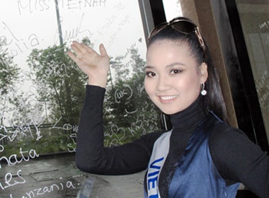 Tran Thi Quynh nho do an Viet hinh anh