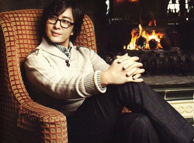 Bae Yong Joon loi cuon trong bo suu tap moi hinh anh