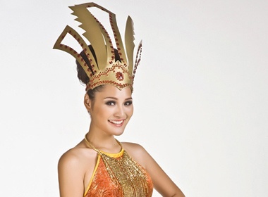 Huong Giang mac ao Au Co hinh anh