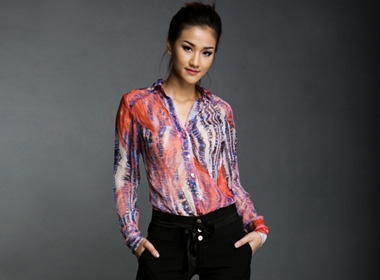 Maya lang xe mot lung cao hinh anh