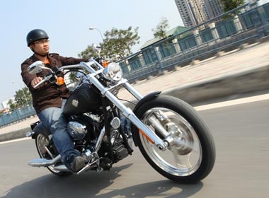 Chiem nguong hang 'khung' Harley-Davidson moi ve VN hinh anh