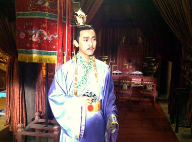 Hua Vi Van: 'Toi khong mac mot bo do chay qua ba phim' hinh anh