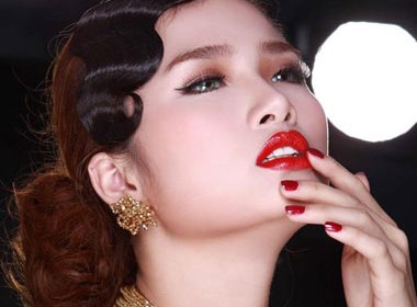 Cao Thuy Duong rang ro mua Noel hinh anh