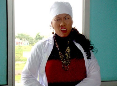 Phi Thanh Van: 'Chong toi phat hoang vi vo qua xau' hinh anh