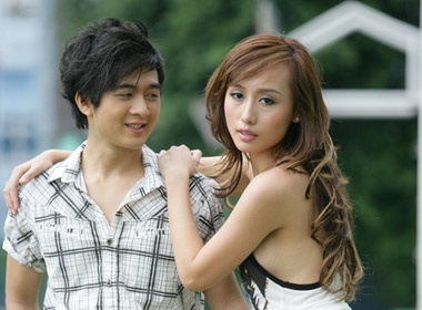 Da ngoai cung Phi Truong va Tra My Angel hinh anh