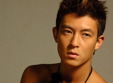 Tran Quan Hy duoc nu dai gia tro giup hinh anh