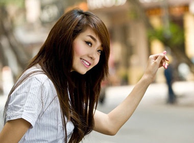 Minh Hang e ap toc dai hinh anh