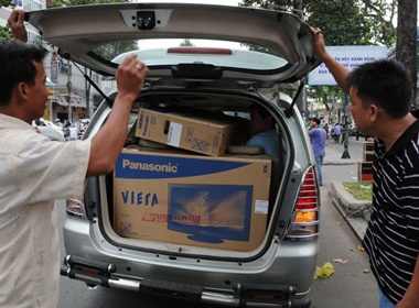 Mua sam cuoi nam: mua cua HDTV hinh anh