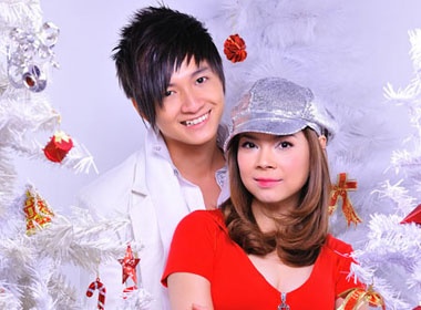 Thanh Thao dua Ngo Kien Huy ra nuoc ngoai don Giang sinh hinh anh