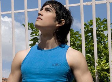 Nam vuong 2009 khoe duong cong dep hinh anh