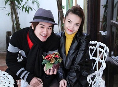 Yen Trang don Giang sinh som tai Ha Noi hinh anh