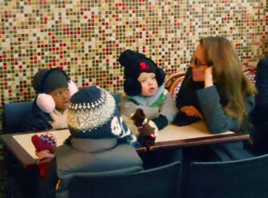 Shiloh ngo nghinh voi phong cach cuop bien hinh anh