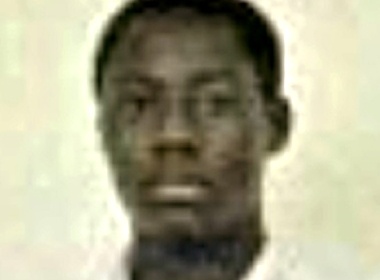 Chan dung nghi pham tan cong may bay My hinh anh