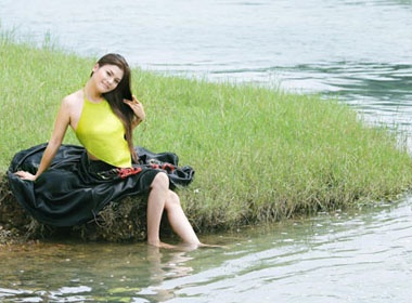 'Sao mai' Phuong Thao bi nham la gai chua chong hinh anh