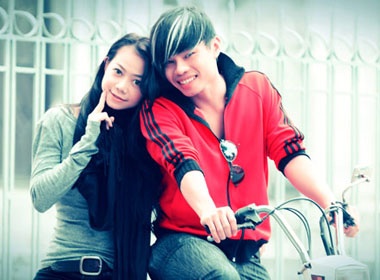 Hot girl Chuong Dan e le ben Tan Khanh hinh anh