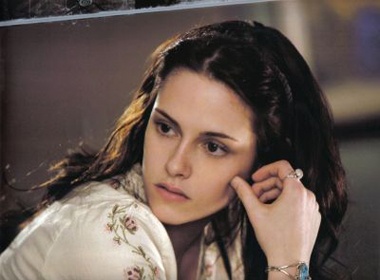 Kristen Stewart ngay cang giong Bella hinh anh