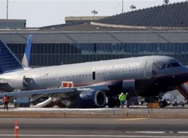 Thieu banh, may bay van ha canh an toan hinh anh