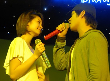 Tuan Hung ngot ngao cung Minh Hang hinh anh