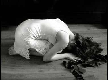 Bo me hanh ha toi de cam doan chuyen tinh yeu hinh anh