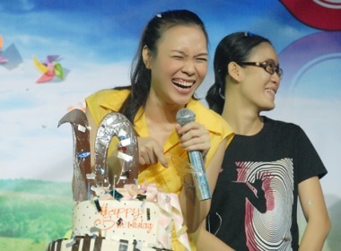 My Tam 'cuoi tit mat' trong ngay sinh hinh anh