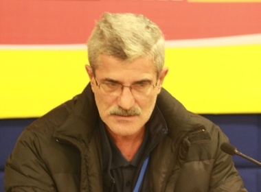 Ong 'To' khen Cong Vinh, che Viet Thang hinh anh