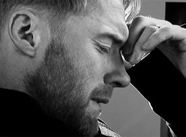 Ronan Keating roi le khi viet thu cho Stephen Gately hinh anh