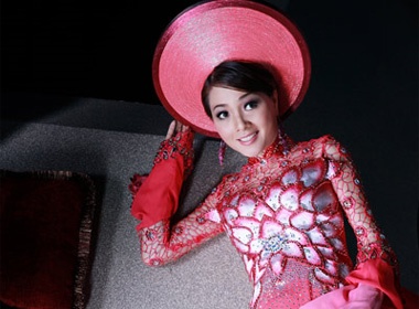 Hoang Thi Yen: Noi tieng la nho... ong xa hinh anh