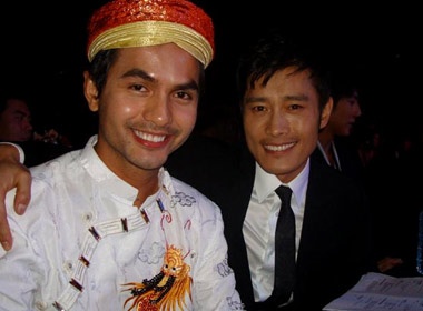 Duc Tien than mat voi Lee Byung Hun hinh anh