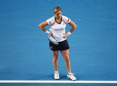 Kim Clijster dung buoc hinh anh