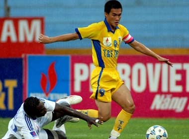 Cong Vinh lap cu dup, Ha Noi T&T van that bai hinh anh