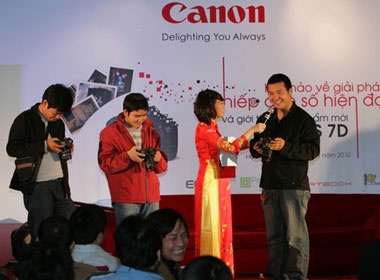 Hoi thao ve EOS 7D cua Canon hinh anh
