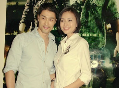 Ngo Thanh Van rang ngoi ben Tri Nguyen hinh anh