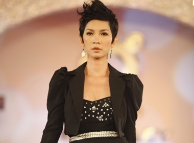 Xuan Lan dien trang phuc tomboy hinh anh