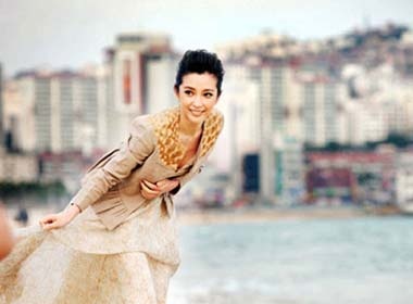 Ly Bang Bang dong canh nude cung my nhan Han Quoc hinh anh