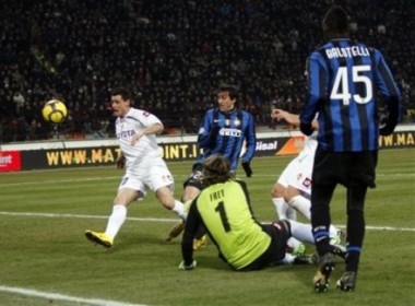 Inter dat mot chan vao chung ket Coppa hinh anh