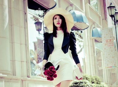 Ngoc Quyen dom dang tren pho hinh anh