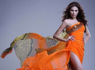 Nhung chu y khi mac tong mau cam hinh anh