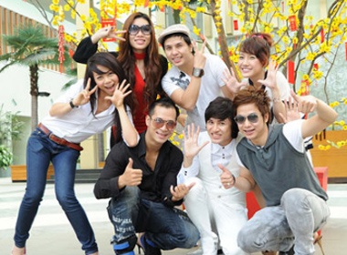 Nghe si tre tao dang 'xi tin' don xuan hinh anh