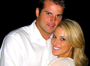 A hau tai tieng Carrie Prejean dinh hon hinh anh