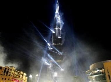 Thap Burj Dubai dong cua sau 1 thang khai truong hinh anh