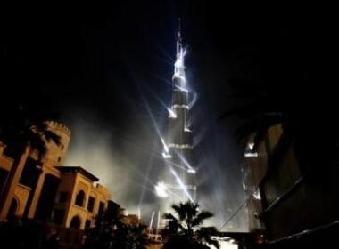 Thap Burj Dubai dong cua vi su co lon hinh anh