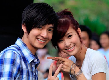 Ngo Kien Huy to tinh voi Dong Nhi hinh anh