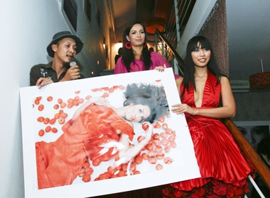 Chan dai ruc ro khoe dang o Ha Noi hinh anh