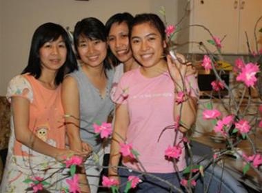 Tet xa nha cua du hoc sinh hinh anh