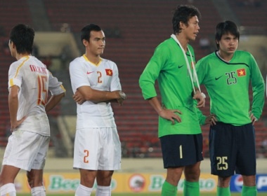 Chuyen cau thu tuoi Dan gap han nam Suu hinh anh