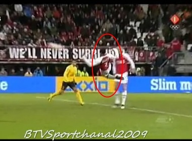 Pha volley ‘sam set’ lam rung chuyen xa ngang hinh anh