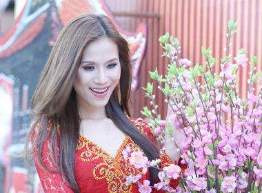 Thai Ha rang ro duoi nang xuan hinh anh