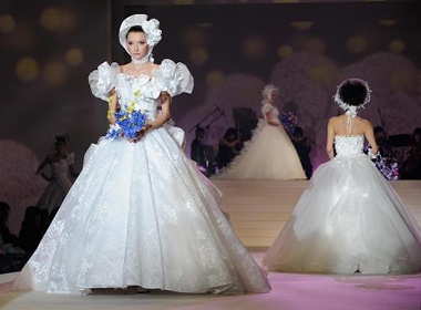 Doc dao thoi trang cuoi Nhat Ban 2010 hinh anh